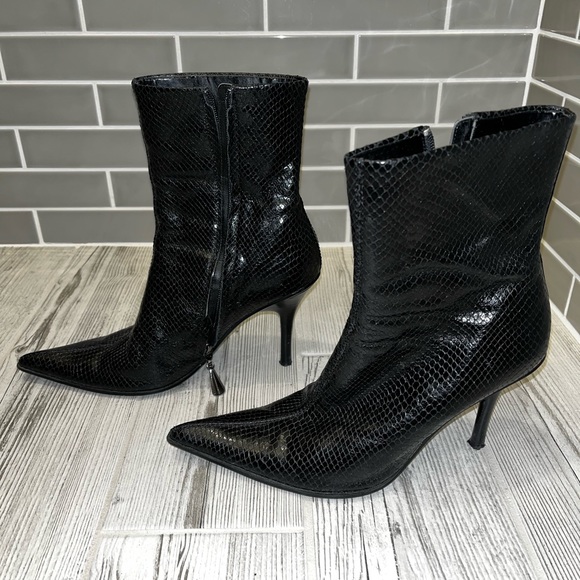 Linea Paolo black leather pointed toe bootie size 8.5 - Picture 2 of 12